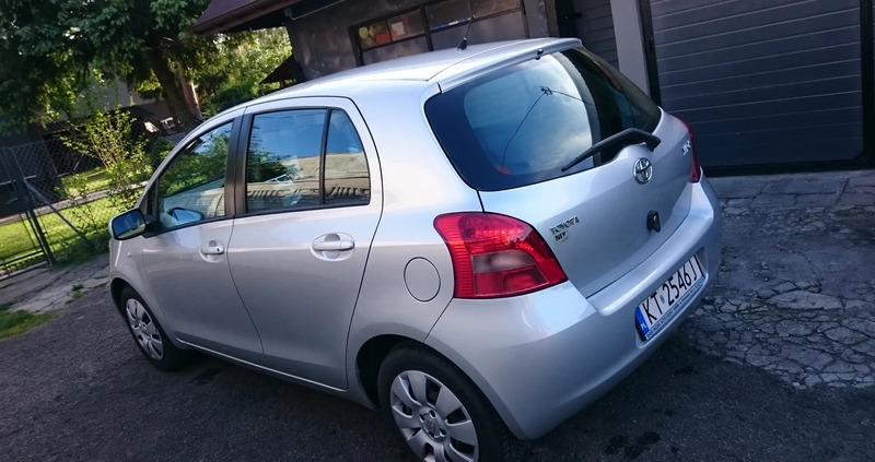 Toyota Yaris cena 15800 przebieg: 215700, rok produkcji 2006 z Tarnów małe 781